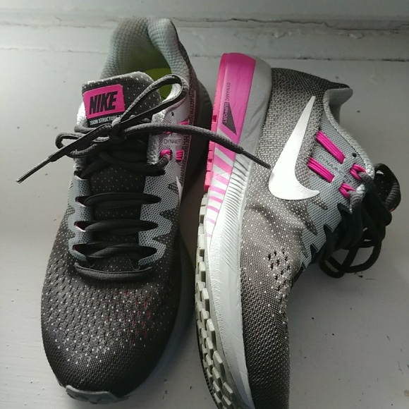 Nike shoes - Picture 7 of 8